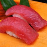 maguro-tuna-fish-sushi-1279317