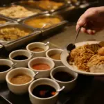 La scelta delle salse nei buffet di cucina asiatica: abbinamenti che sorprendono il palato