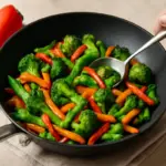 Verdure saltate all’asiatica: come mantenere croccantezza e colore brillante senza cuocere troppo